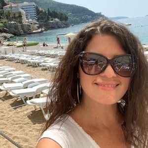 Meet your Posher, Marcela